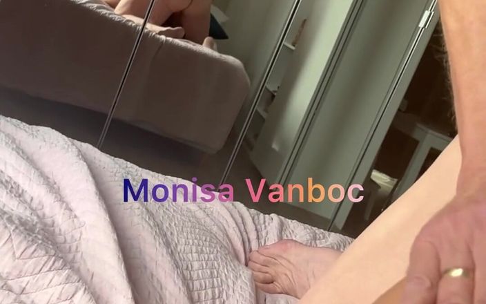 Monisa Vanboc: 오늘 아침 뚱뚱한 자지를 가지고 사무실에 떠나기 전에 트란니 보지를 따먹어야하는 아빠 이웃