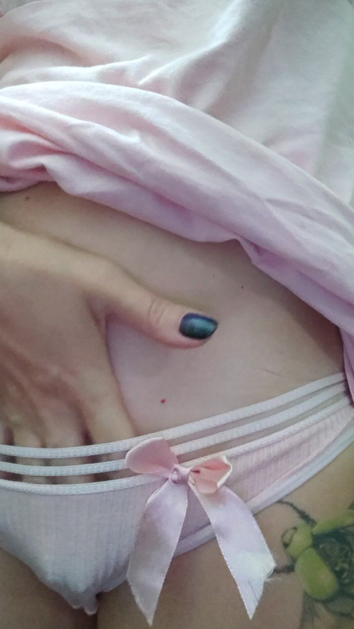 Risky Hairy Couple: MILF v růžové sedni si na obličej