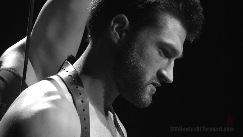 30 Minutes of Torment: 没有捆绑SM经验的双性恋被折磨到极致