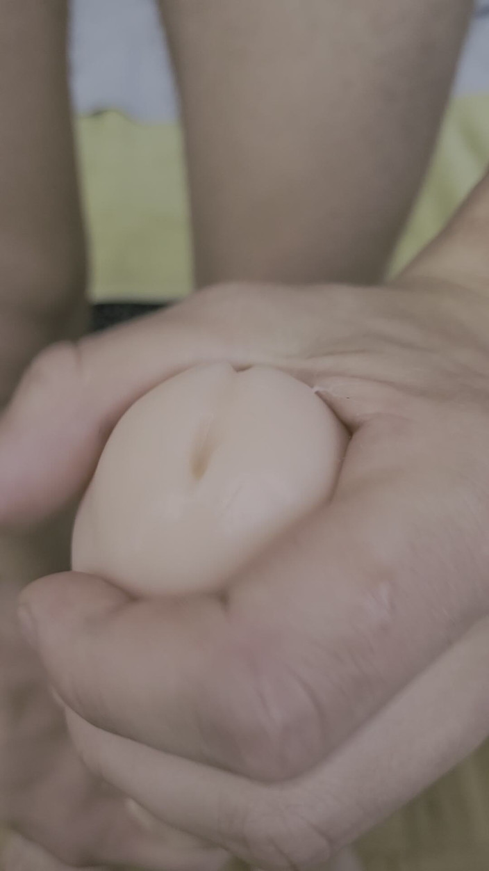 Enchanted light: 哦，你在卧室里发现我赤身裸体，而你又裸体了？