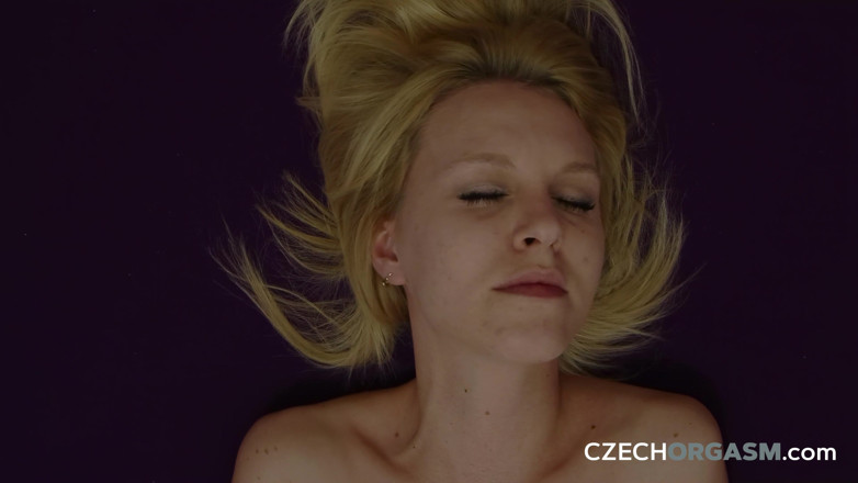 Czech Orgasm: เช็กถึงจุดสุดยอด 91: ปากใหญ่ แตดใหญ่ – เธอกระตือรือร้นที่จะทําทุกการกระทํา