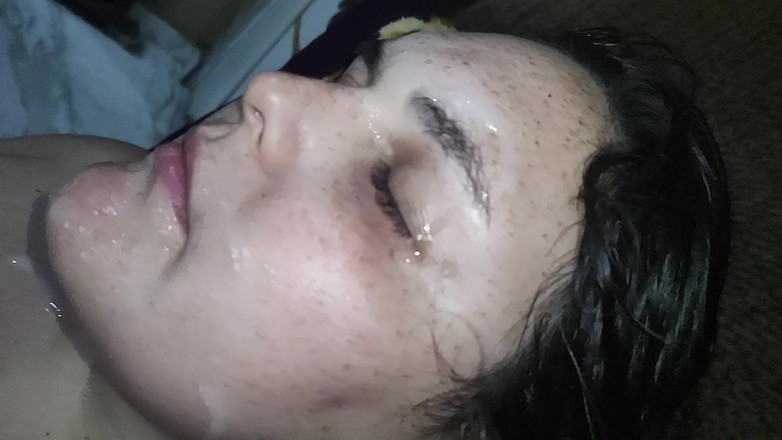 Cuckold Couple Swing: Soția sexy are un fetiș pentru fututul prietenului ei student și...