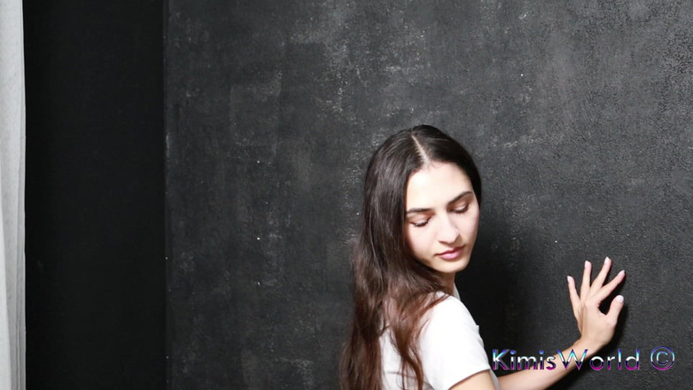 KimisWorld: Kerry'nin naylon ayak ortaya çıkarma - çorapla oynama ve geri dönme (bölüm 3)