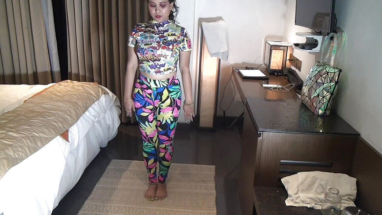 Anjalisingh_sexy: 一个印度女孩在练习瑜伽时继续做爱