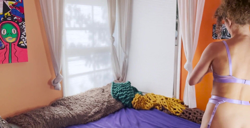 VibeWithMommy: ユダヤ系継母 JOI!フラッファーが今日仕事に来なかった...だから代わりに継息子に話を出してもらいました!