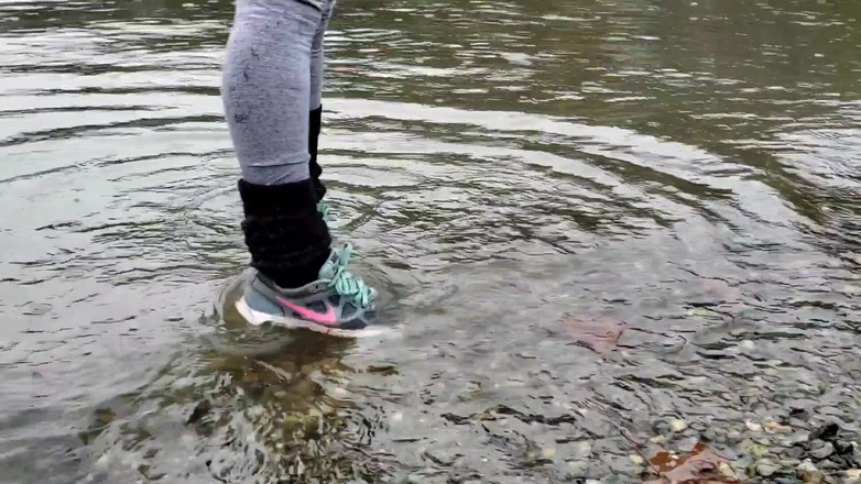 Nerdy_faery: 젖은 양말과 오줌을 적시기