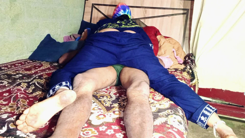 Amrita for you: Bhabhi dibesarkan di malam hari di rumah