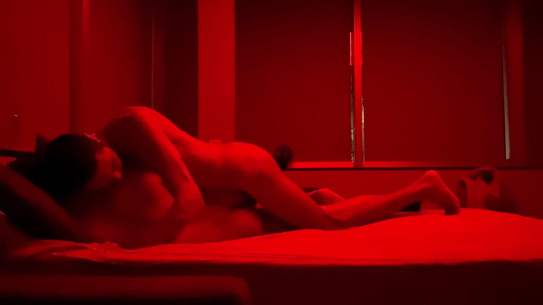 Leandro e Asafe: De teef van mijn man eten in het hotel in...