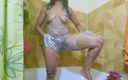 Belle: Indische desi bhabhi sous La Douche