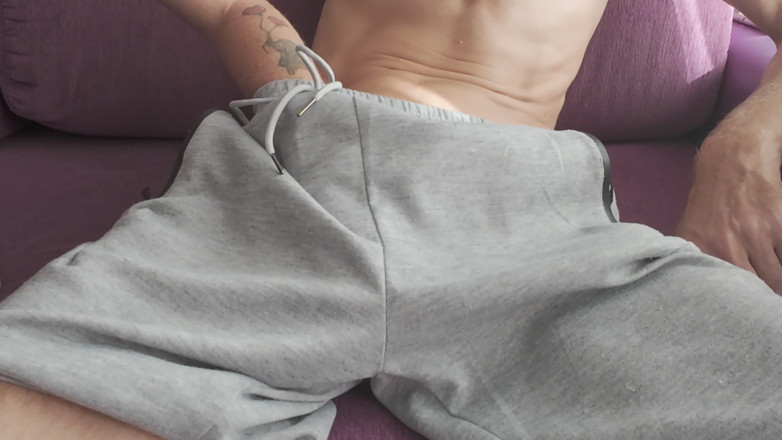 ScottishSweetie: Velký Tlustý Čůrák V Mých Malých Roztomilých Rukou Dělá Moji Kundičku...