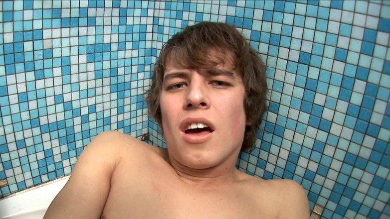 Gay Deluxe: Horny hot boy mastubating in the bathroom