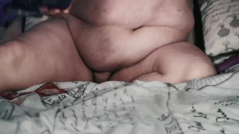 SexyNEBBW: Mor amcık memnun eden ai müzik videosu