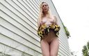 Brooke Dillinger: Outdoor pissing In a sundress