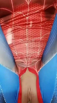 ヒーローズ・コルド - ピーター・ファッカーがスパイダーガールとセックス