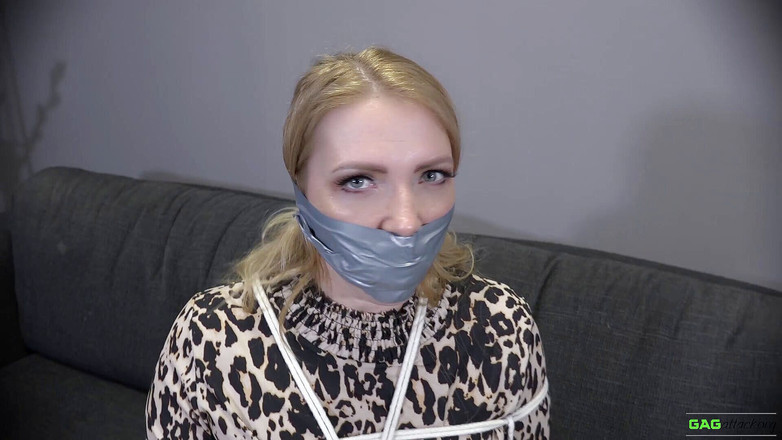 Gag Attack: Mila - rekaman PVC disumpal