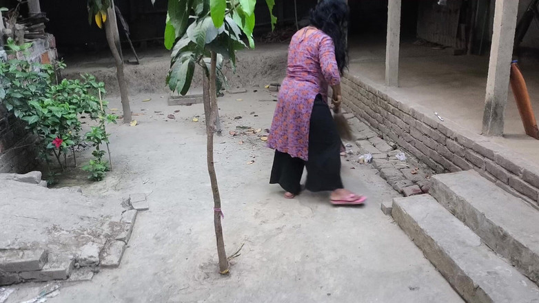 SAFI TV: Mătușa mea făcea curățenie în curte. dar l-am îmbrățișat, l-am băgat în mătușa...