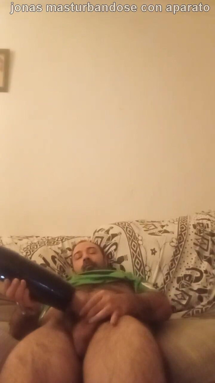 jonasxulo: Jonas masturbujący się z bribradorem