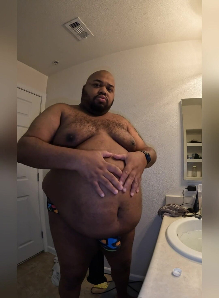 Blkhole420: 生日剃光任何人？