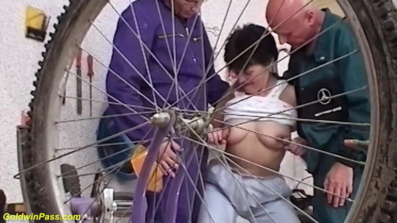 Goldwin pass: 73 years old stepmom first time threesome fucked
