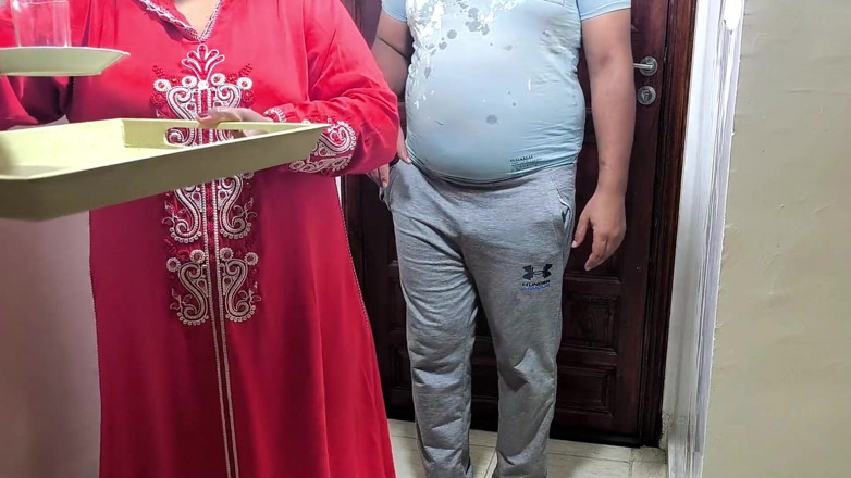 Arabic Bbw: At Home