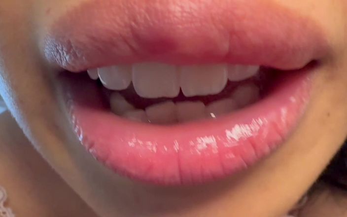 Asmr_mouth: Udělej se nahoře na mě a očichej můj dech