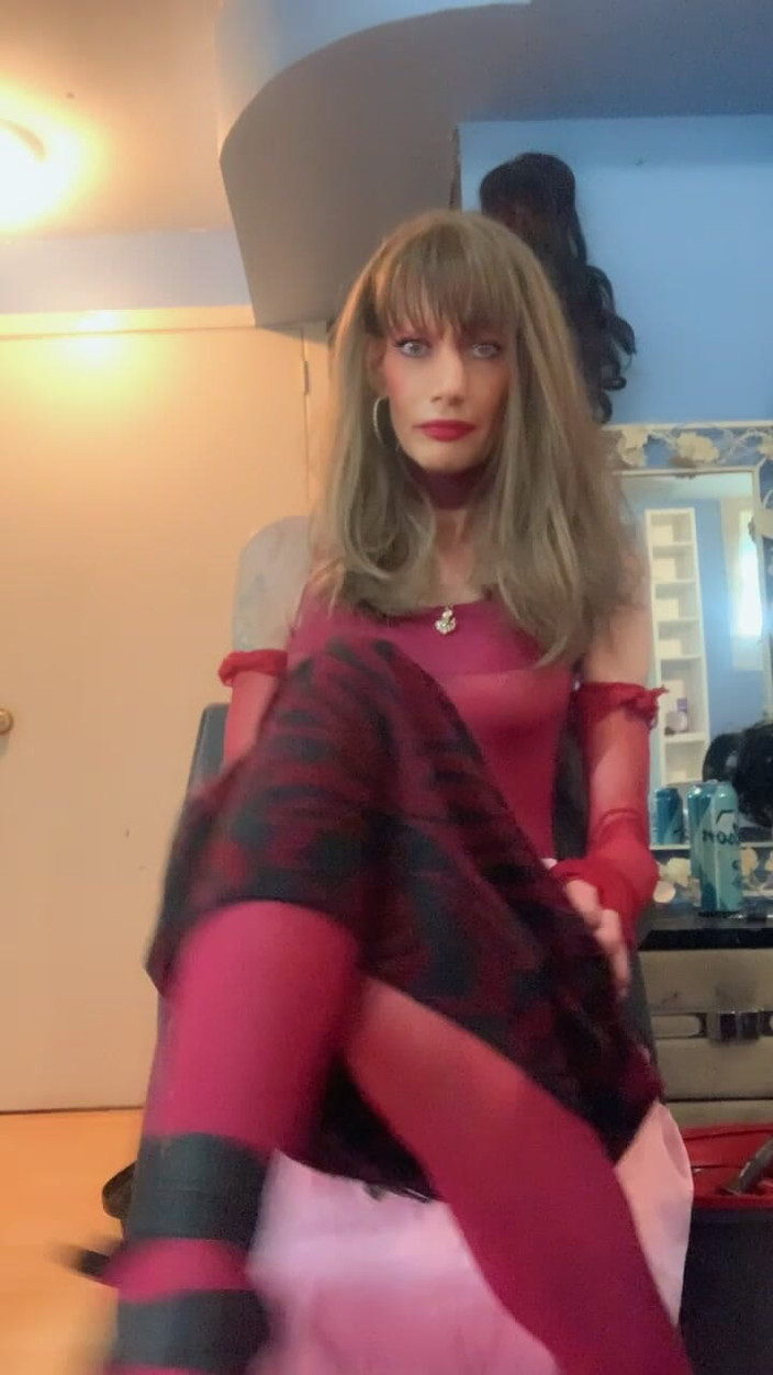 Lisa Luvly: Awek Burgundy!!