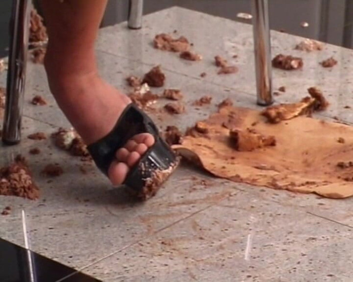 BB Video - Vintage Story: Bruna amatoriale tedesca con grandi tette naturali scopata anale