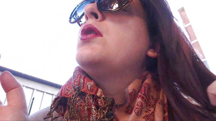 Nicoletta Embassi: Фетиш червоної помади