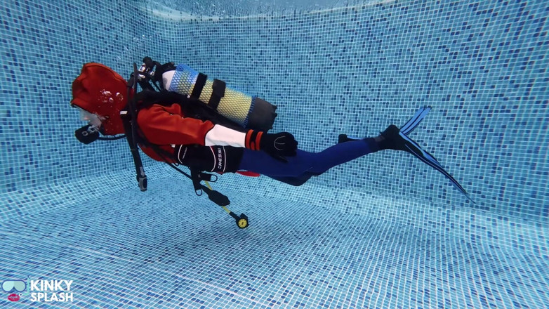 UKCuteGirl Lucy Lauren: Underwater Scuba Strip Challenge &amp; Vibe Climax