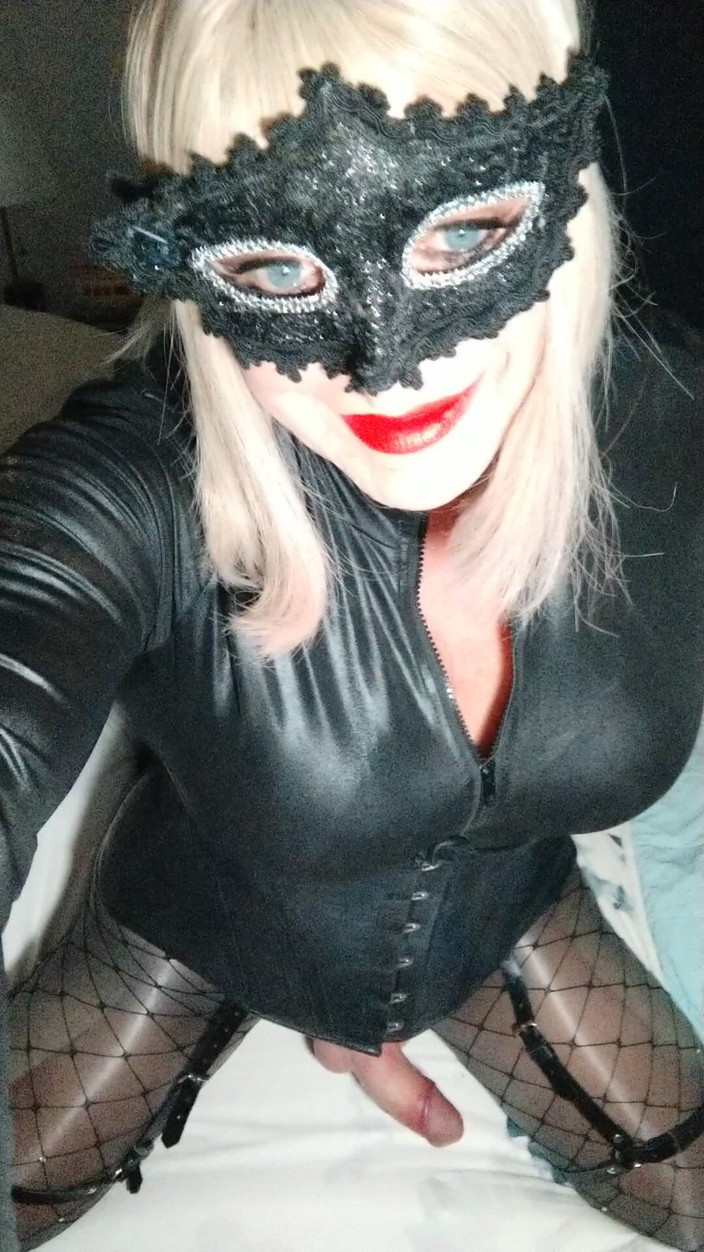 Emma Browne: Emmas Catsuit Crossdress