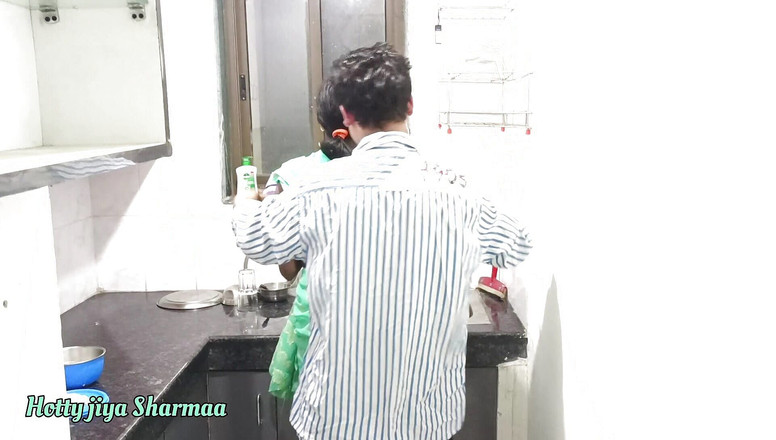 Desi Club House: Pepek adik tiri dikongkek keras oleh abang tirinya, dia memakai...