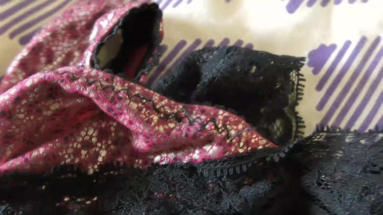 Sexy Lily: Пропитанные спермой грязные индийские трусики, горячая милфа нюхает и занимается горячим сексом