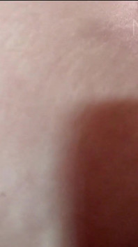 Des doigts mouillés dans ma chatte