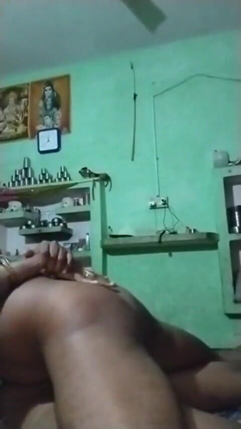 YangZi 69: Der eine, der meine muschi fickt, entleert mein wasser, er...