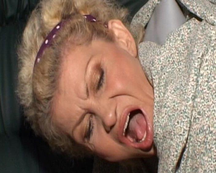 Private Lustpigs: Babcia lubi brudną amatorską orgię!