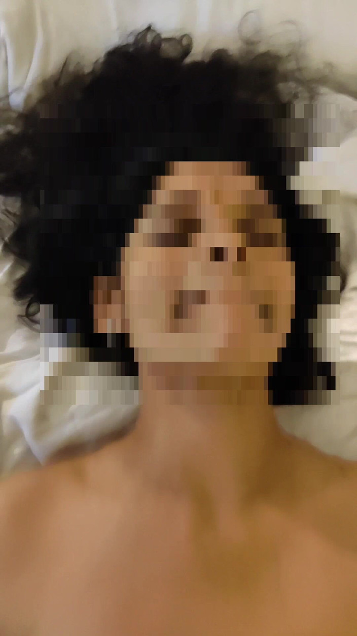 updatingbugs: Desi nevlastní bratr šuká nevlastního sestra poprvé domácí.