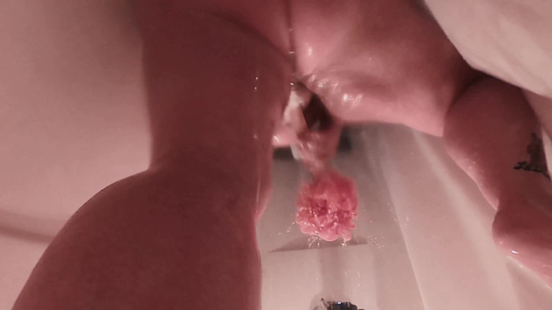 SexyNEBBW: Renkli duşta ışık gösterisi