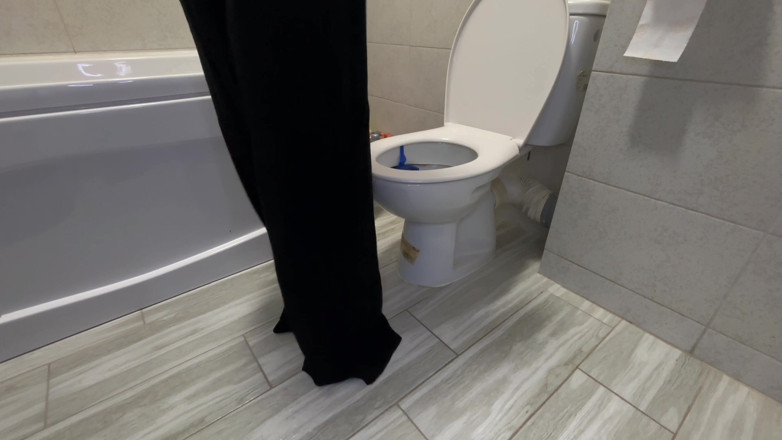 GassyKat: The Daily Toilet S2 Episode 16: Belly Grab Pushes