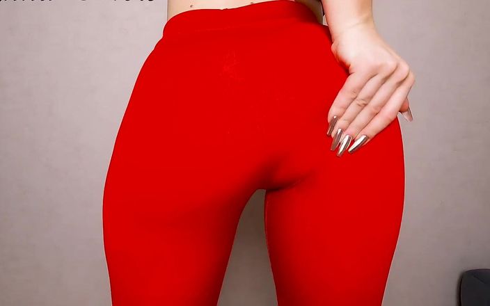 Anna Mole: Culona en leggings rojos y tacones altos mete el culo...