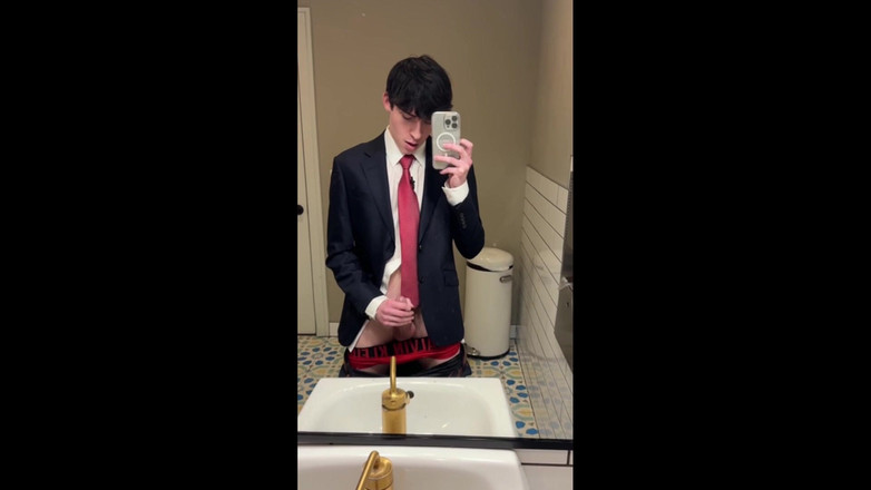 The Show Studio: Mezuniyet günümde mastürbasyon