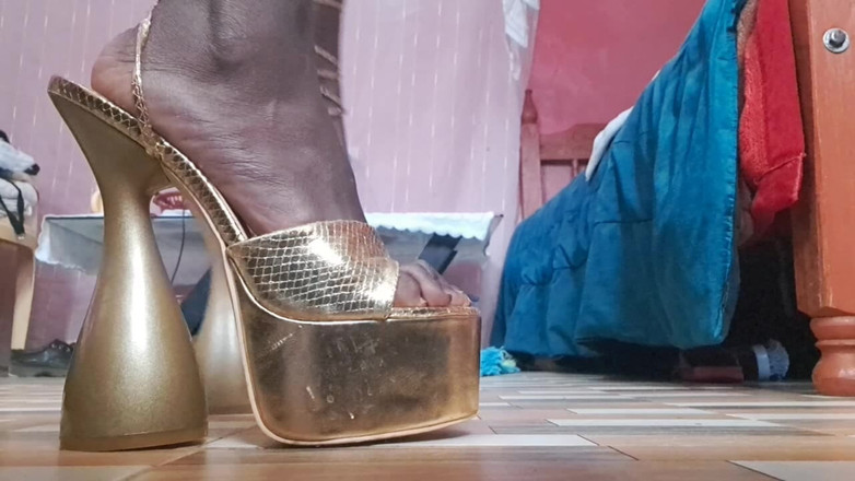 Solo Austria: Black Pearl Keysha průvod s vysokými podpatky