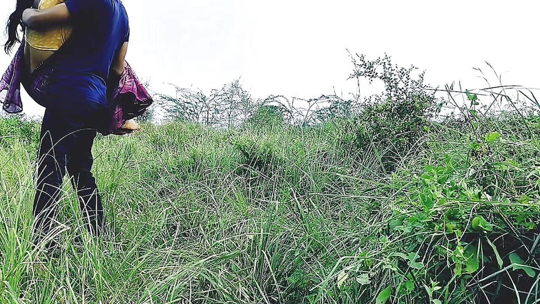 Fuckkkker: Lehrerin im Dorf mit ihrem Schüler im freien gefickt, Studentin...