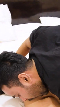 Indische desi flitterwochen-paare ficken hardcore in ihrer ersten nacht im hotelzimmer