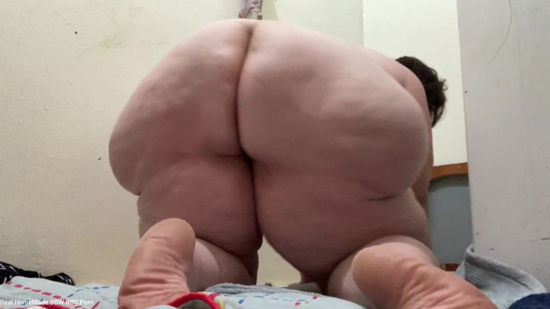 Head Queen's Head Boys: Bent Over Spreading Booty Butt Plug Deep in My Arsehole