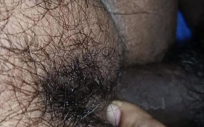bengalihousewife: Cewek india dengan toket besar asal bengali boudi lagi asik...