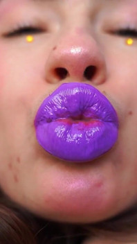 Violet Addicted Kiss