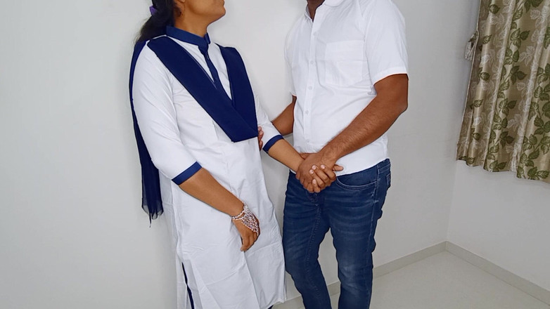 Sexy Komal: Komal在大学缺课后和她的男友被干