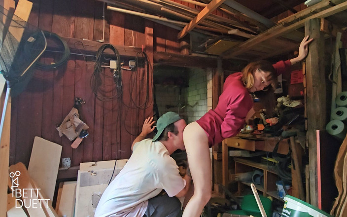 BettDuett: Geheimer sex in der werkstatt des nachbarn