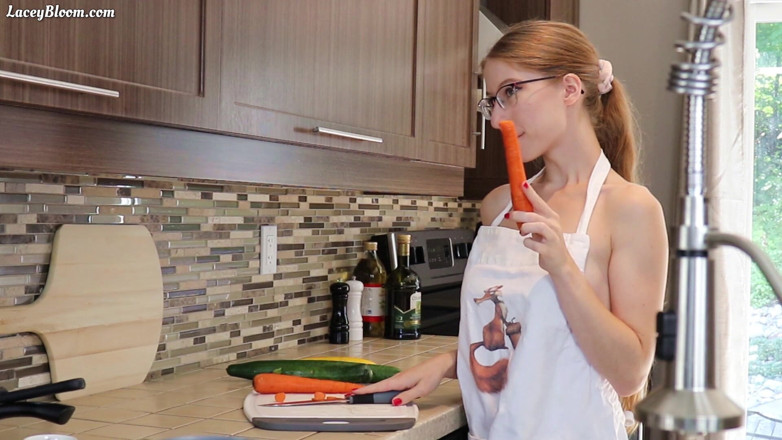 Lacey Bloom: Pancutan mani dengan sayur-sayuran 13:14