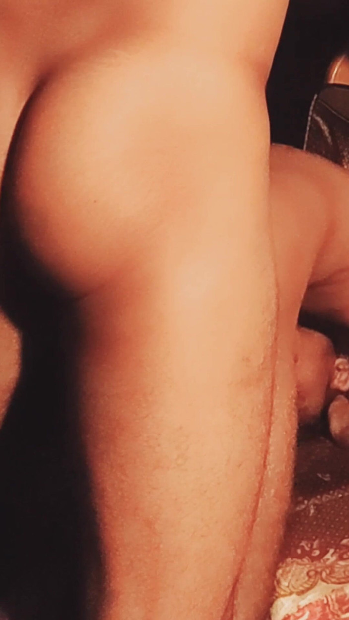 Ahpanal: विशाल वीर्य शॉट के साथ कुत्ते शैली में गांड चुदाई